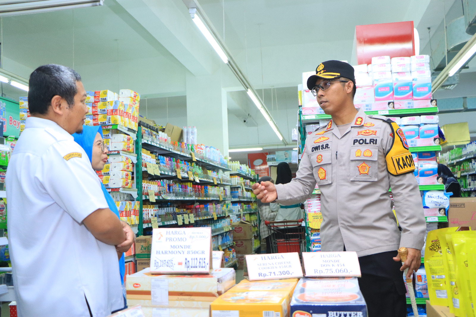 Monitoring Bapokting, Polres Ngawi dan Tim Satgas Pangan Sidak Pasar dan Swalayan*