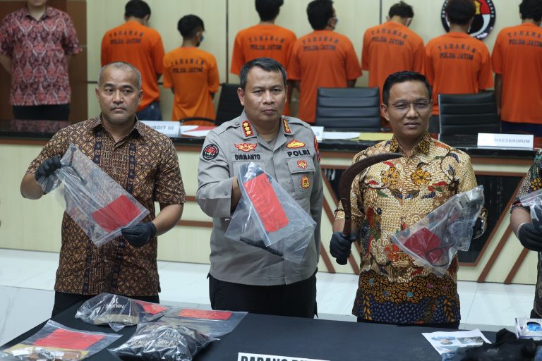 *Polda Jatim Amankan 11 Tersangka Curanmor, Ketua Komplotan yang Serang Polisi Diberi Tindakan Tegas Terukur*