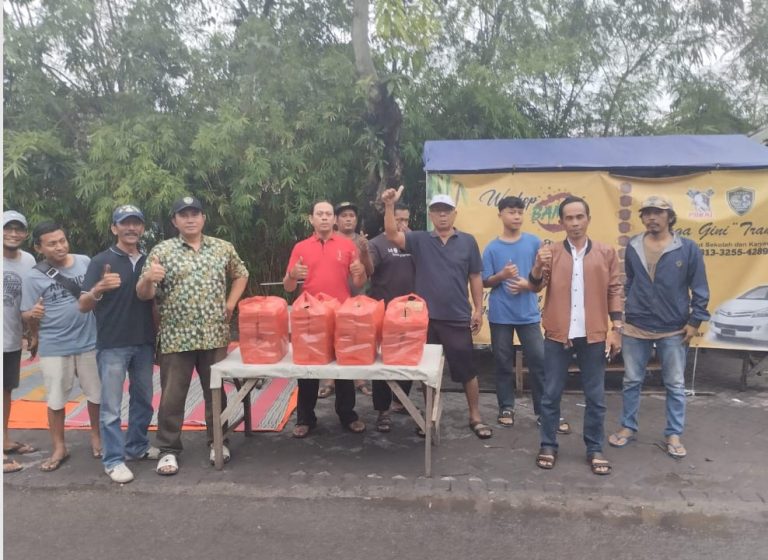 Giat bersama Komunitas dan Paguyuban Piston Bagikan Takjil Ke -3 Kalinya di Bulan Suci Ramadhan.