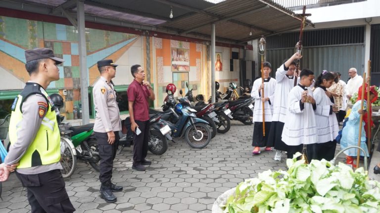 *Amankan Ibadah Paskah, Polres Bangkalan Siagakan Personel di Sejumlah Gereja*