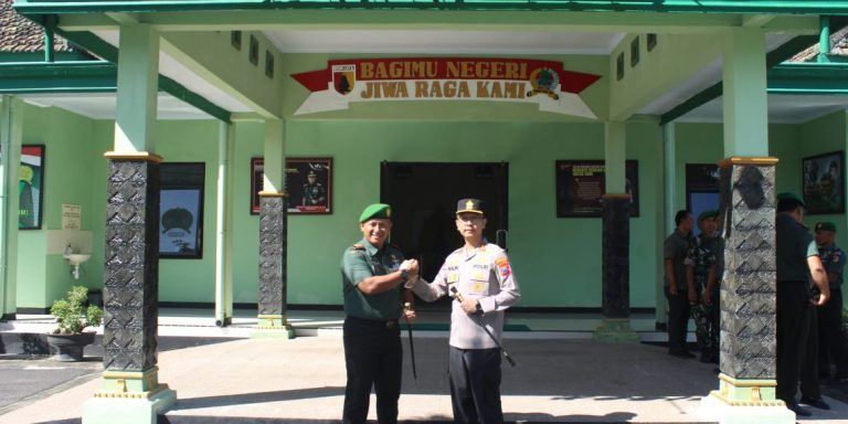 Sinergitas TNI-Polri, Kapolres Trenggalek Kunjungi Makodim 0806