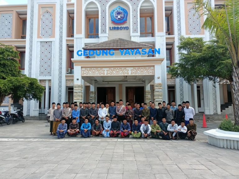 Satlantas Polres Kediri Kota Gelar Coaching Clinic di Ponpes Lirboyo, Dukung Tertib Lalu Lintas