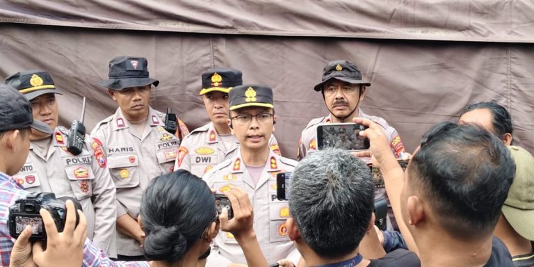 Terus Bergerak, Petugas Gabungan Mulai Temukan Titik Terang Keberadaan Korban Tanah Longsor di Trenggalek