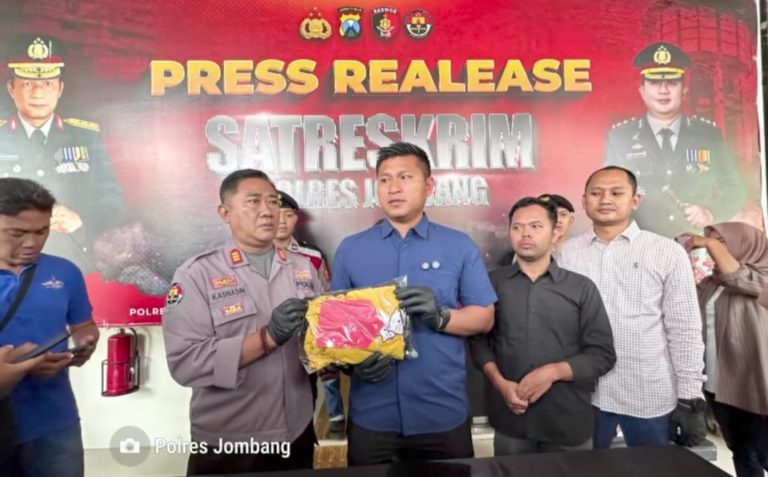 Bejat, Penjual Cilok di Jombang Cabuli Adik Kandungnya Selama 6 Tahun