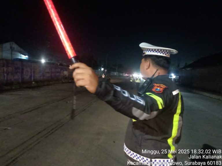 Tindak Tegas 28 Truck Pelanggar Jam Melintas, Kasat Lantas Himbau Para Sopir Taati Lalulintas Di Jalan