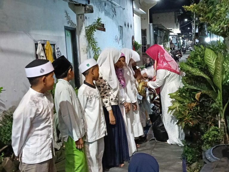 Penuh Haru dan Keberkahan, Pimpinan Redaksi Datacyber.id Gelar Tasyakuran Ulang Tahun Istri dengan Santunan Anak Yatim