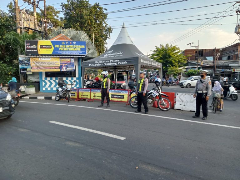 Atur Lalulintas Sore, Satlantas Polres Pelabuhan Tg Perak Tilang 10 Pelanggar