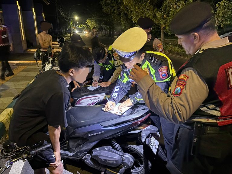  Polres Pasuruan Kota Amankan 8 Unit Motor Tidak Sesuai Spektek, Diduga Balap Liar