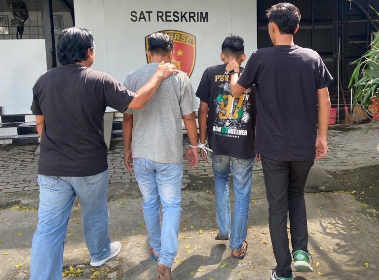 Dua Terduga Admin Grup FB ‘Gay Khusus Surabaya’ Diamankan Satreskrim Polres Pelabuhan Tanjung Perak.