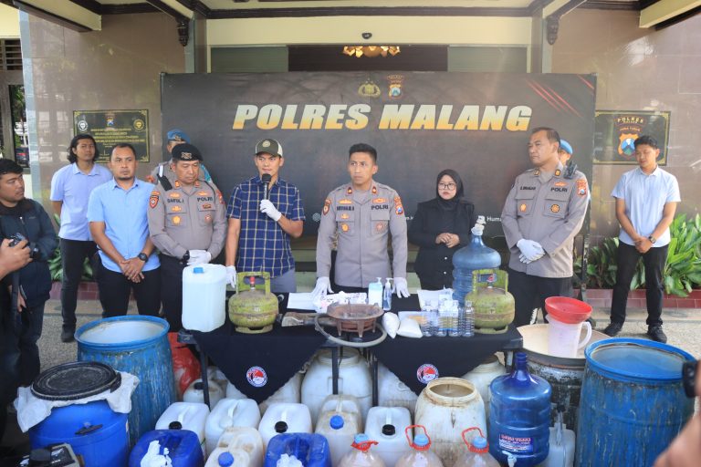 Polres Malang Berhasil Bongkar Produksi Arak Ilegal di Bantur, Terendus Lewat Layanan 110