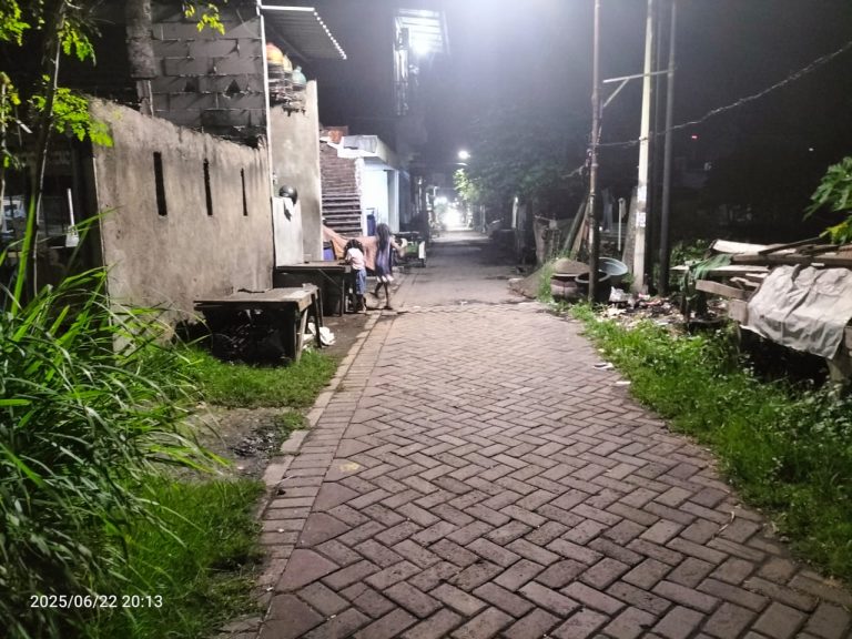 Pemkot Anak Tirikan Jalan Tambak Wedi Tengah 5 Surabaya: Warga Minta Segera Pasang Saluran Air