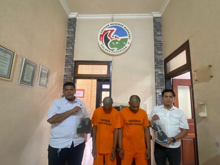 Satresnarkoba Polres Pasuruan Berhasil Mengamankan 2 Pengedar Dan Barang Bukti 34 Poket Siap Di Edarkan 
