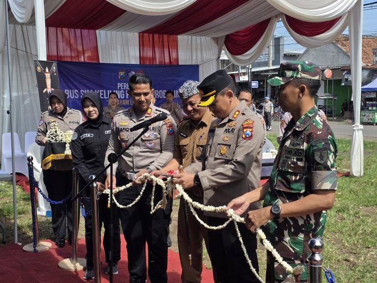 Polres Probolinggo Launching Bus SIM Keliling Kado Hari Bhayangkara ke – 79 Untuk Masyarakat*