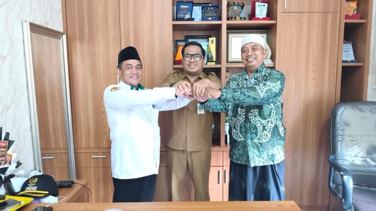 Pembangunan Saluran dan Peninggian Paving di Tambak Wedi dan Bulak Banteng: Komitmen Lurah Matlilla Libatkan Semua Elemen Demi Kesejahteraan Warga