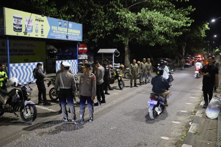 Jaga Surabaya Kondusif, TNI-Polri Gelar Patroli Skala Besar Pasca Pengesahan Warga Silat