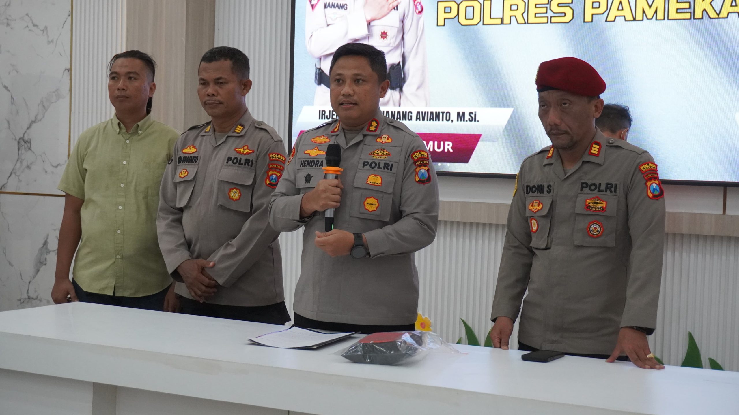 Polisi Kenakan Pasal Berlapis Tersangka Penganiayaan Kurir JNT di Pamekasan