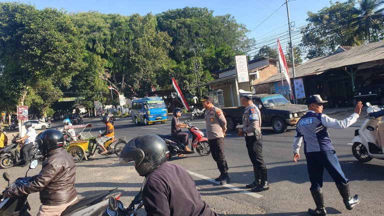 Polres Bondowoso Siaga 24 Jam Antisipasi Antrian BBM di SPBU Imbas Jalur Gumitir Ditutup Sementara