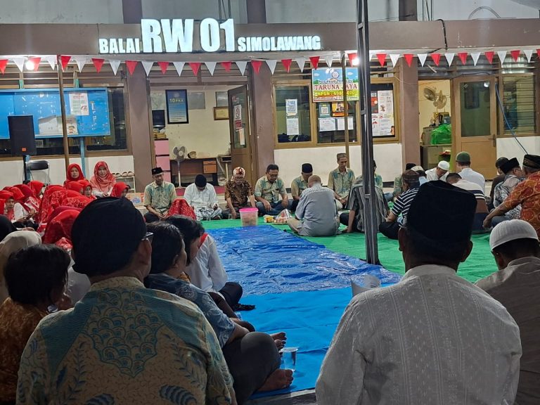 Warga RW 01 Simolawang Surabaya Gelar Tasyakuran HUT RI ke-80 Dengan Penuh Kebersamaan