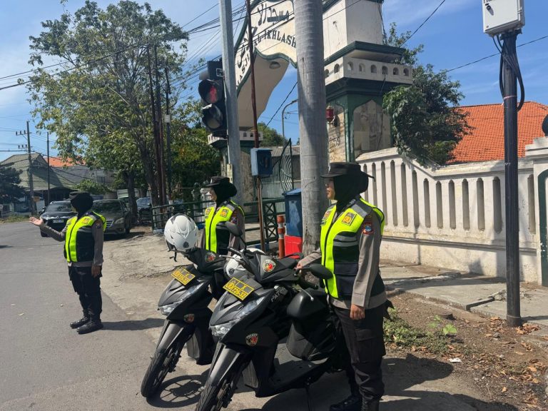 Wujud Polri Presisi, Polwan Polres Pelabuhan Tanjung Perak Hadir di Tengah Masyarakat 