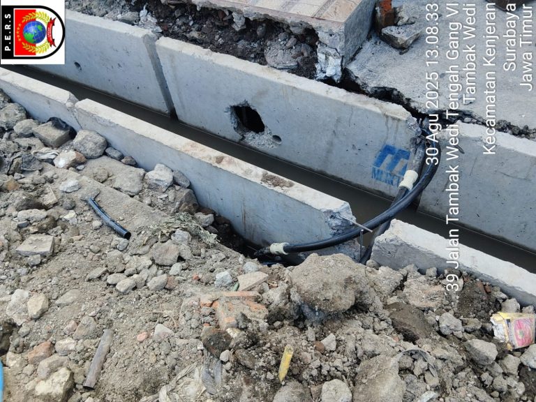 Pekerjaan Saluran U-Ditch di Jl. Tambak Wedi Tengah 5 Diduga Asal Pasang
