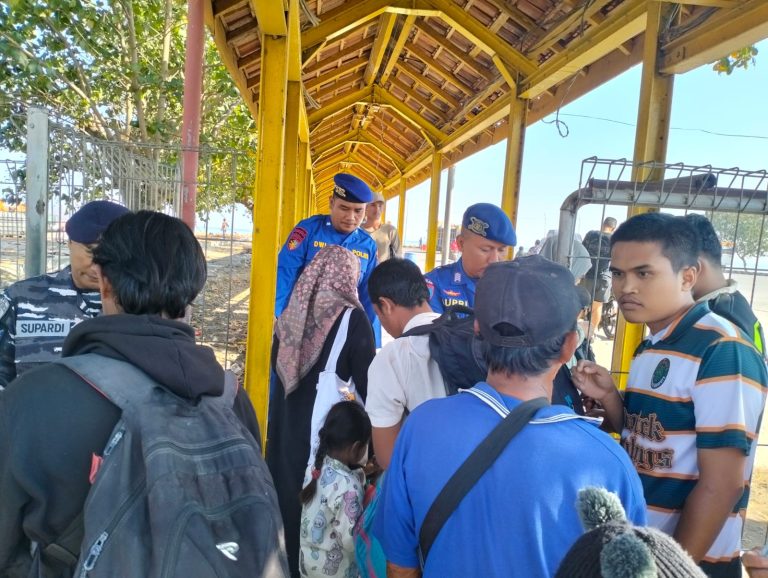 Polres Situbondo Perketat Pengamanan di Pelabuhan Jangkar Antisipasi Lonjakan Penumpang saat Maulid Nabi
