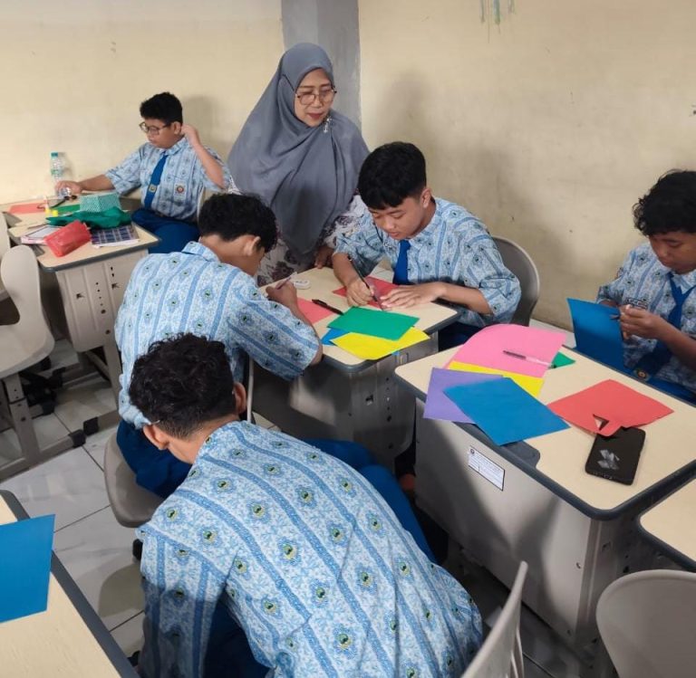 Belajar Matematika Jadi Lebih Seru, Praktek Teorema Pythagoras Bersama Ustadzah Erna