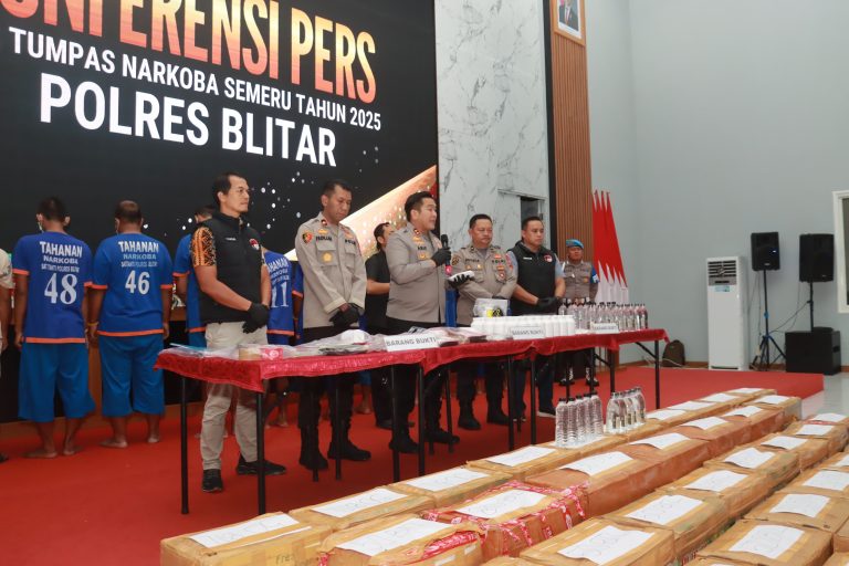 Operasi Tumpas Narkoba 2025 :Polres Blitar Amankan 13 Tersangka