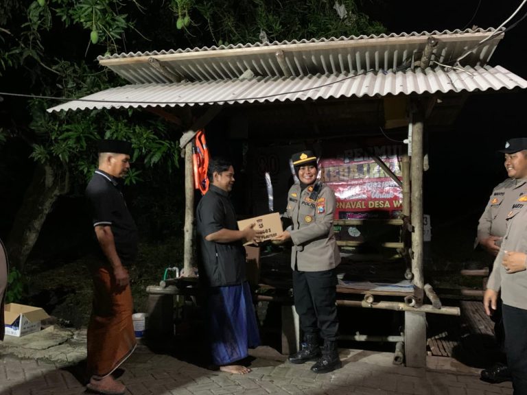 Ayo Jogo Pasuruan”, Kades Wonokerto Inisiatif Buat Grup WhatsApp Antar-Pos Ronda Guna Percepat Informasi