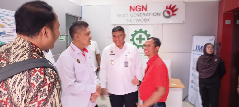 Kemenko Polkam Tinjau Data Center Telkom Sulut, Tekankan Penguatan Ketahanan Siber Nasional