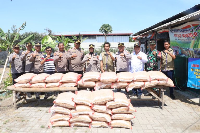 Dukung Ketahanan Pangan, Polres Pelabuhan Tanjung Distribusikan 1 Ton Jagung Hasil Panen Raya Kwartal III ke Bulog