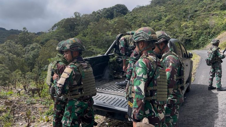 Bersatu Dengan Alam Satgas 521/DY Penanaman Pohon di Distrik Kelila Membramo Tengah