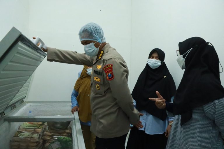 Itwasda Polda Jatim Lakukan Pengawasan SPPG Polres Gresik Pastikan Kualitas dan Kebersihan MBG