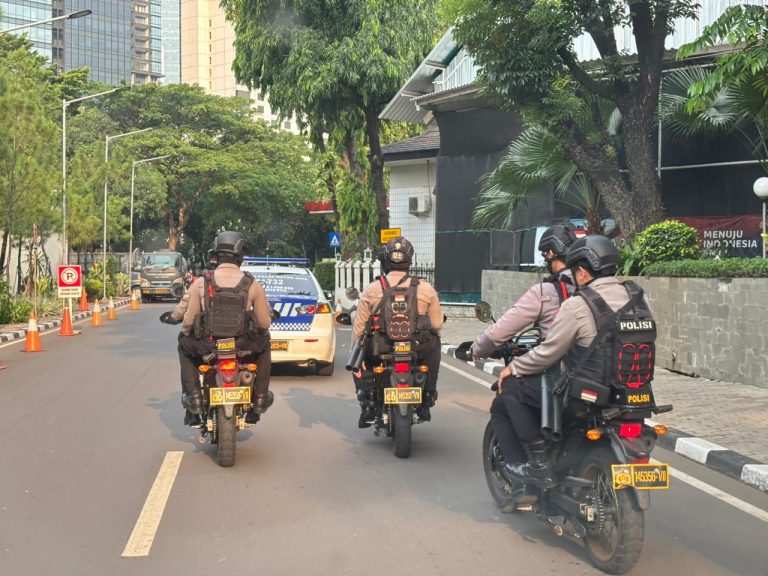 Ciptakan Rasa Aman dan Nyaman Polda Metro Jaya Laksanakan Patroli Skala Besar