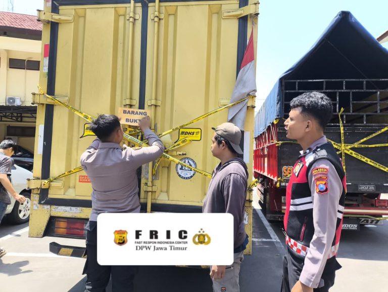 Polresta Banyuwangi Amankan Truk Bermuatan ribuan botol Arak