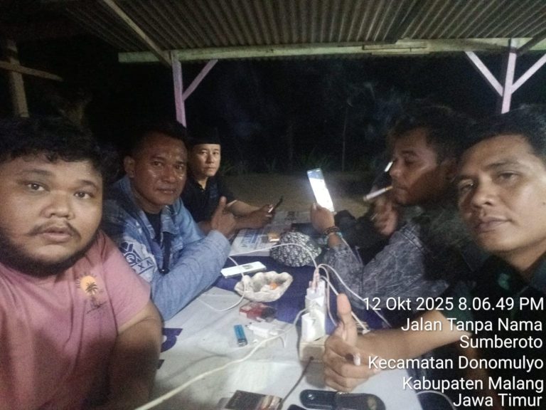 Ketua FRIC DPW Jatim Tinjau dan Beri Motivasi Keluarga Korban Terseret Ombak di Pantai Modangan, Semoga Tim SAR Segera Temukan Korban