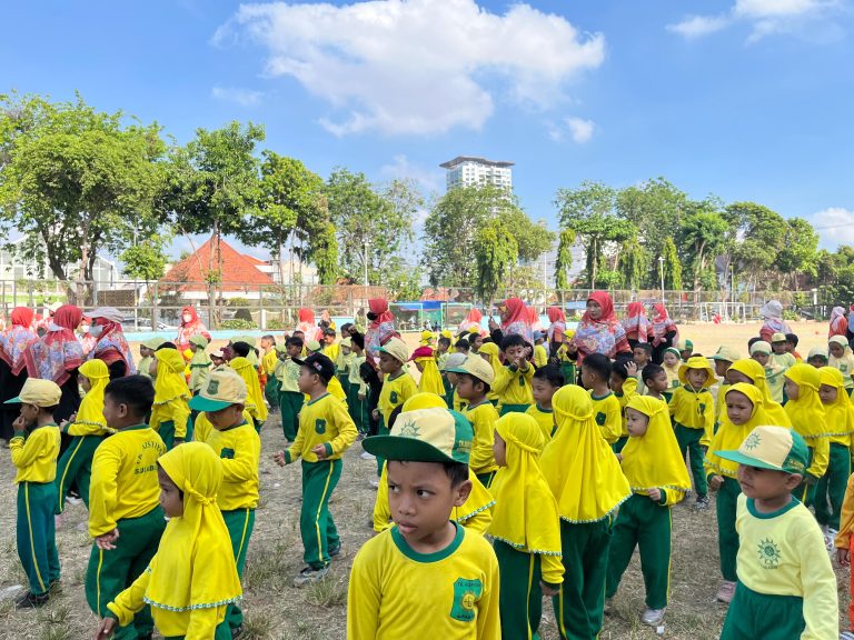 Lapangan Flores Surabaya sambut milad ke 28 .icaba gelar’ senam masal