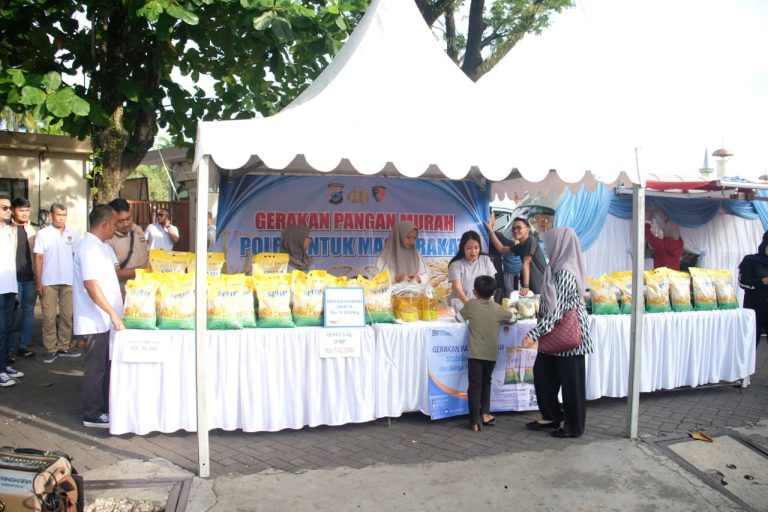 Ditreskrimsus Polda Kalsel Gelar Gerakan Pangan Murah, Warga Serbu Beras SPHP