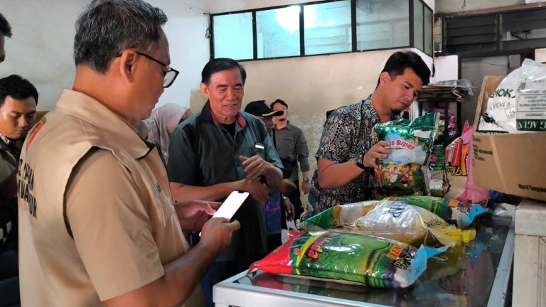 Polres Bangkalan Dampingi Satgas Pangan Jatim dan Bappanas Gelar Pengecekan Harga Beras untuk Jaga Stabilitas Pasar