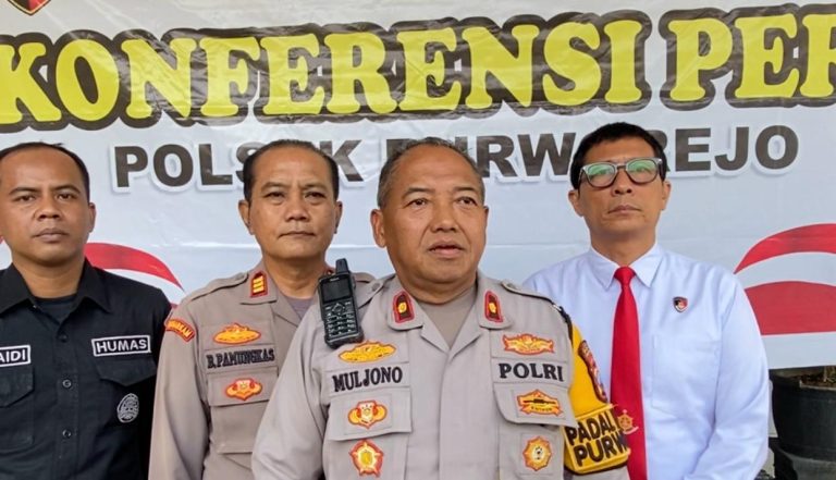 Polisi Amankan Pria Diduga Preman Bawa Sajam Jenis Belati Cundrik di Kota Pasuruan