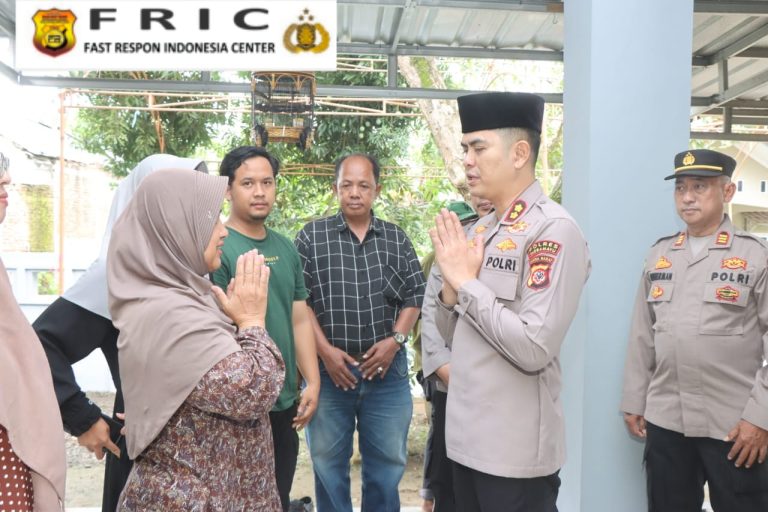 Kapolres Indramayu Takziah ke Rumah Duka Anggota, Wujud Empati dan Solidaritas Keluarga Besar Polri