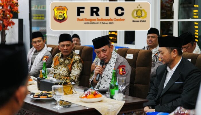 Kapolri Tekankan Jaga Persatuan-Kesatuan saat Silaturahmi ke Ponpes An-Nur Malang