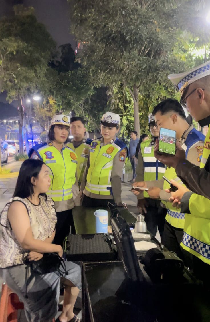 Suasana Jalan Gubernur Suryo Mendadak Ramai, Polisi Gelar Razia Alkohol Usai Pesta Halloween