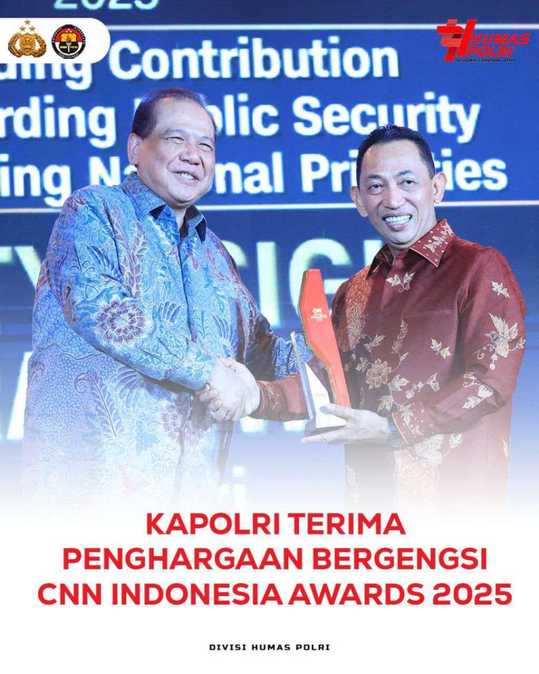 Kapolri Terima Penghargaan Dari CNN Indonesia Awards 2025