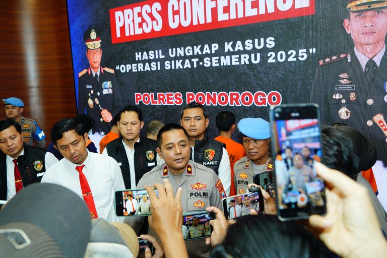 Polres Ponorogo Amankan Pasutri Diduga Jual Senpi Rakitan