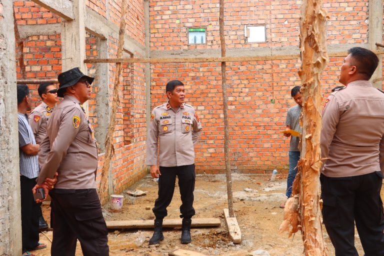 Menyikapi Program Asta Cita Presiden , Wakapolres Tanjabtim Pengecekan Progres Pembangunan Gedung (SPPG)