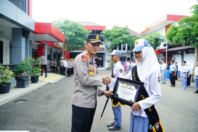 Kapolres Ponorogo Kukuhkan Pelajar Duta Kamtibmas