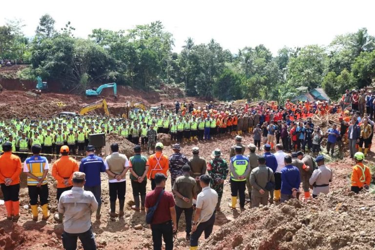 Proses Pencarian dan Penanganan Korban Longsor Berjalan Dengan baik