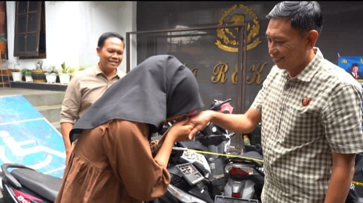 Empat Motor Curian Kembali, Tangis Haru Pecah di Kantor Polisi
