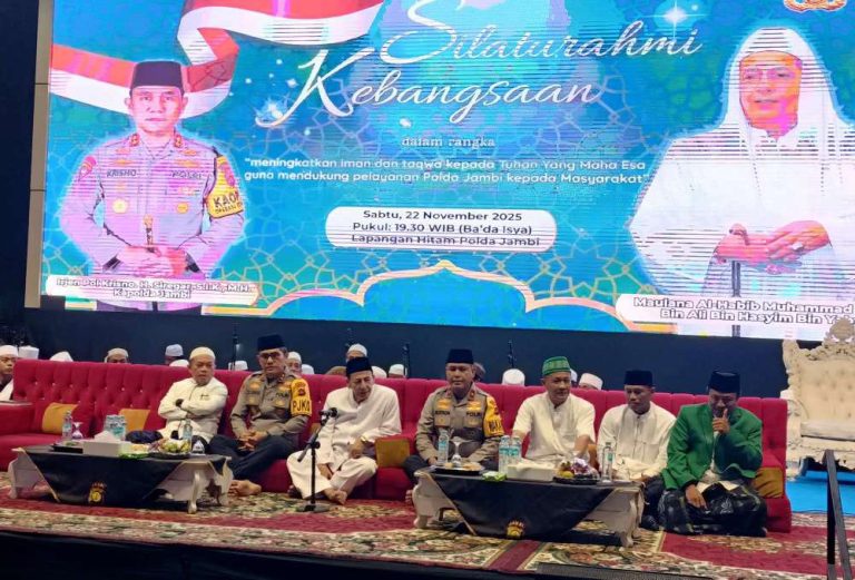 Acara Silaturahmi Kebangsaan Polda Jambi, Habib Lutfi Do’akan dan Ajak Polda Jambi dan Masyarakat Perkuat Persatuan Dan Kesatuan dan Cinta Tanah Air