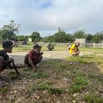 Toleransi Itu Indah, Satgas Yonif 521/DY Karya Bhakti di Gereja GKI Tigris Muaranawa